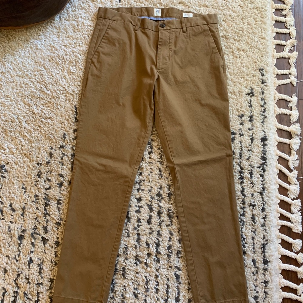 Gap slim fit khakis